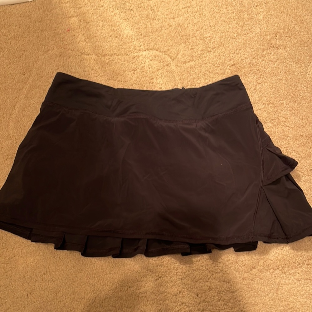 Lululemon black pleated skort